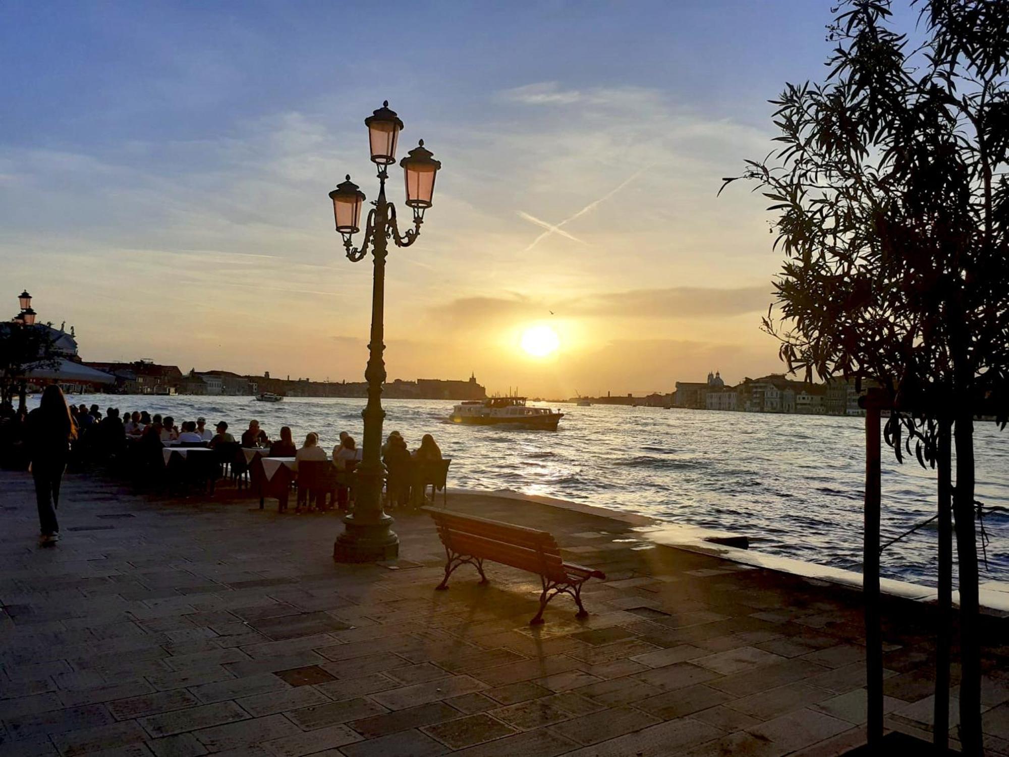 3 Windows On St Mark - Waterfront Apartment Βενετία Εξωτερικό φωτογραφία